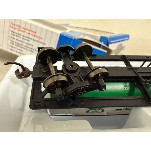 Bachmann HO Silver Series Freight Cars – #17216, 17137, 18444, Quaker, Burlingto - Picture 6 of 9